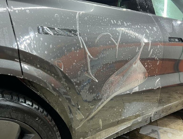 Оклейка кузова антигравийной плёнкой