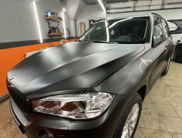 Оклейка авто цветной плёнкой